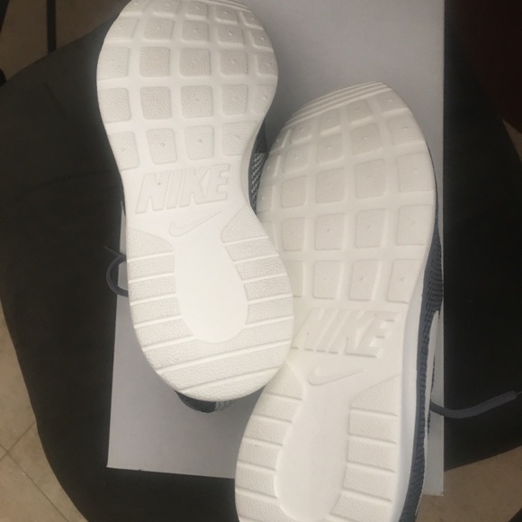 Women’s Nike tanjun Racer shoe grey size 7 - Picture 5 of 5